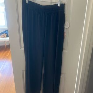 Vuori villa wide leg pants- short! Black! NWT